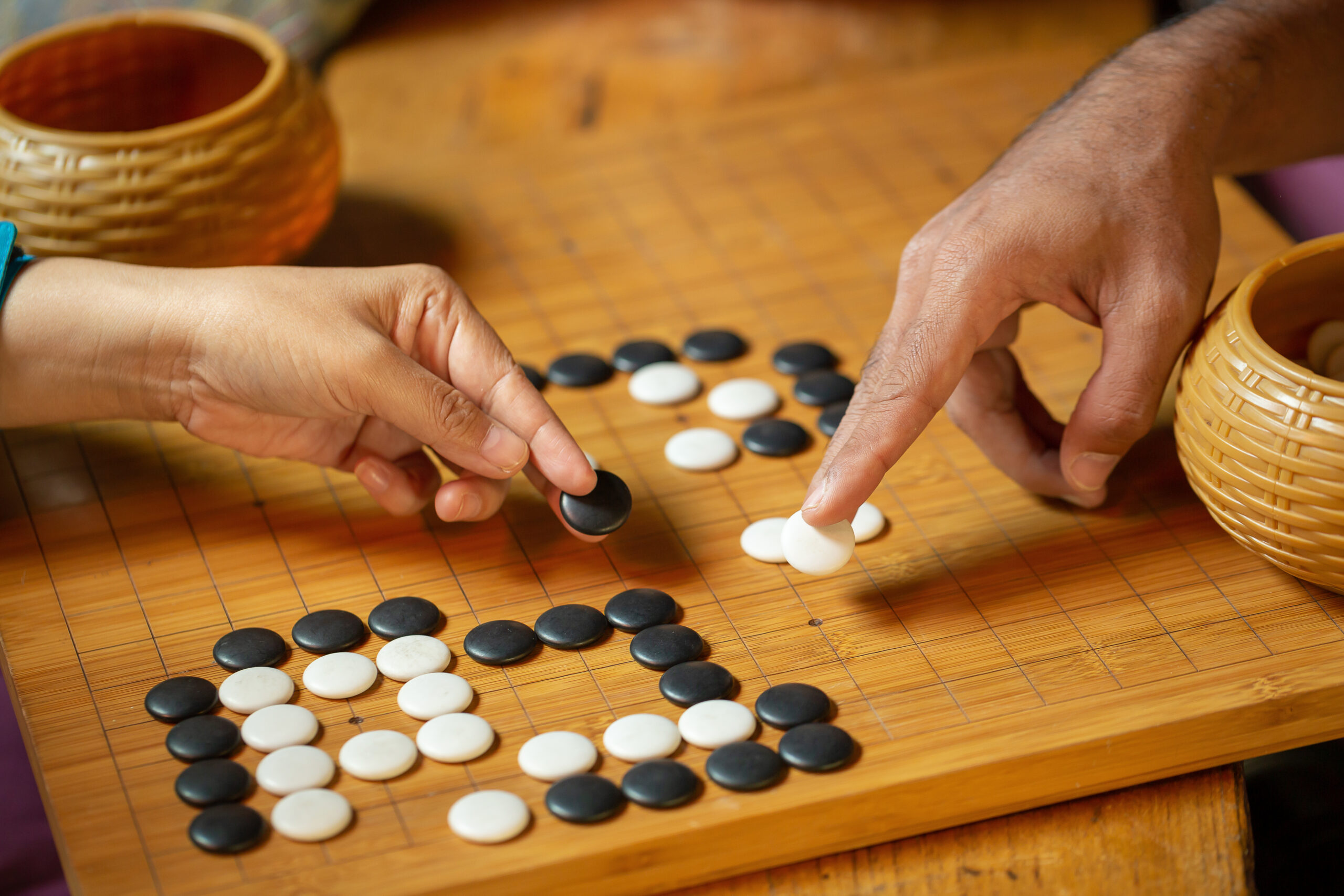 圍棋實戰對局練習|成人圍棋課程提升決策能力與策略思維