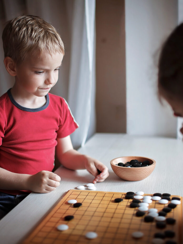 兒童圍棋學習對局|圍棋課程培養專注力與邏輯思維能力